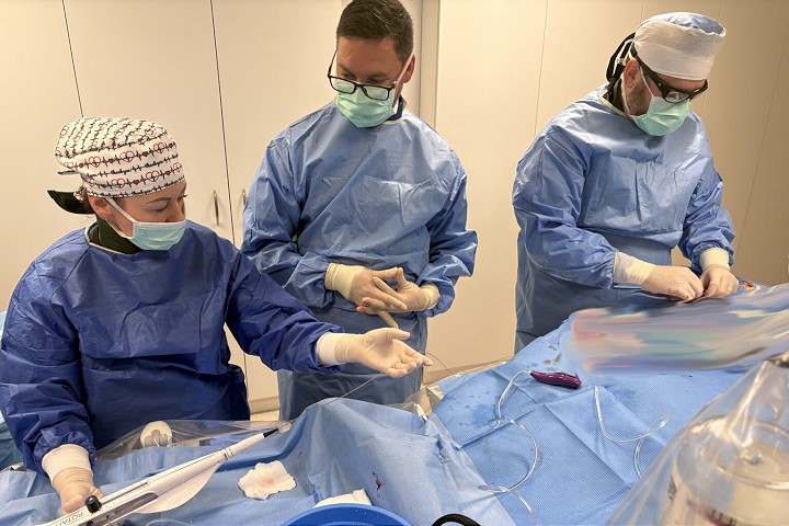 Fakultná nemocnica v Trnave vykonala nový zákrok, pomôže pacientom s aterosklerózou