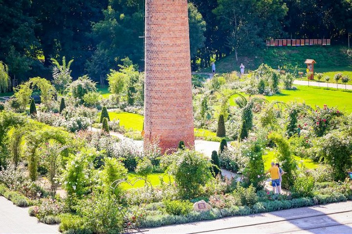 Krupanská fčela odvezie počas víkendov turistov do Dolnej Krupej zadarmo