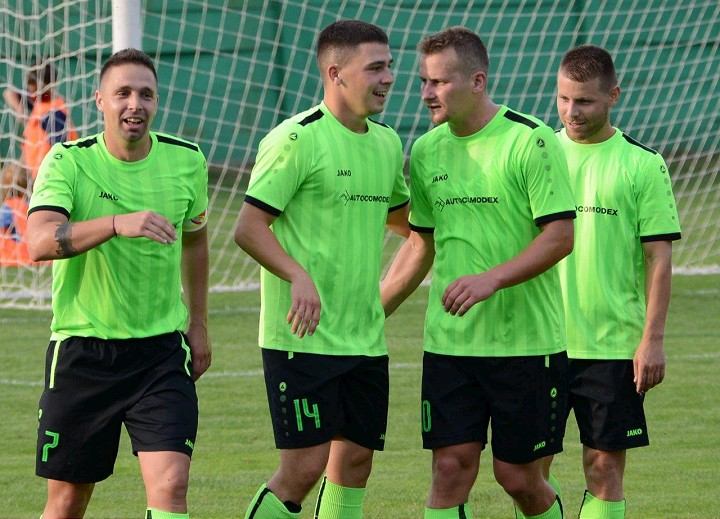 Futbal, 5. liga: Zvončín vyhral vo Voderadoch, Horná Krupá ratovala remízu