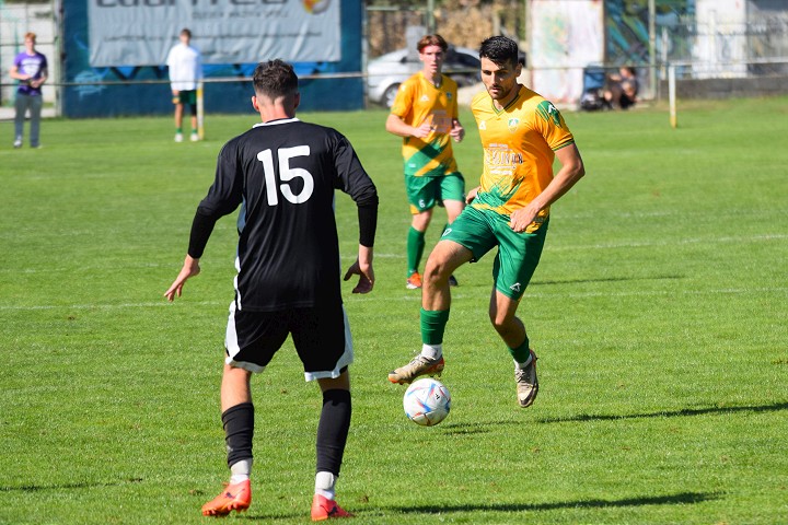 Futbal, 8. liga A: Ružindol dal Modranke 9 gólov, Hrnčiarovce vyhrali na Slávii