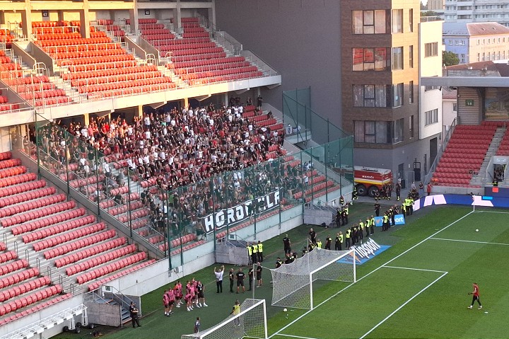 Spartak - Sarajevo: Ulice Trnavy boli pokojné, na štadióne bude viac ako 9-tisíc ľudí