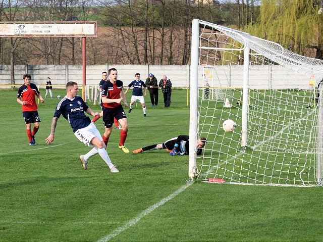 Futbal, 7. liga A: Suchá potrápila Modranku, Kátlovce zdolali Bučany