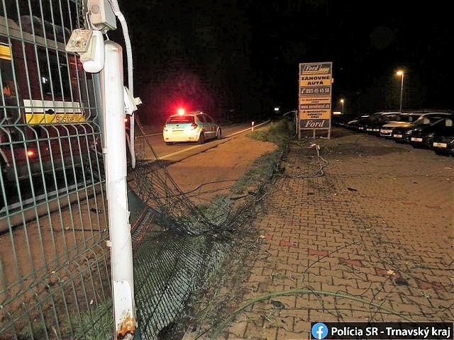 Autobazár v Šelpiciach zničil opitý šofér bez vodičského preukazu
