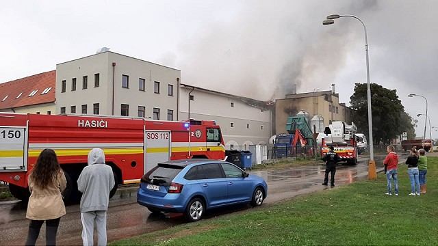 V Trnave po troch rokoch opäť horí areál sladovne Sessler