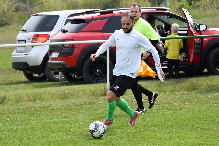 Kam za futbalom? Siladice privítajú Červeník, Zeleneč ide do Križovian