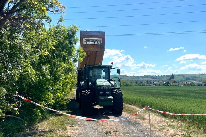Tragédia pri Siladiciach: Traktoristu zasiahol elektrický prúd, neprežil