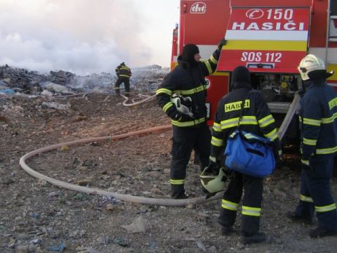 Požiar mestskej skládky odpadu A.S.A. na Zavarskej už zahasili