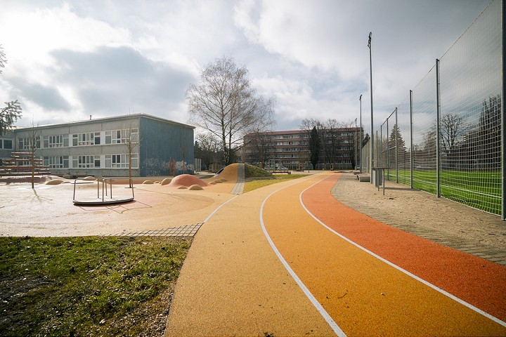 Areál školy na Ulici K. Mahra obnovili, podľa primátora Bročku je najkrajší na Slovensku