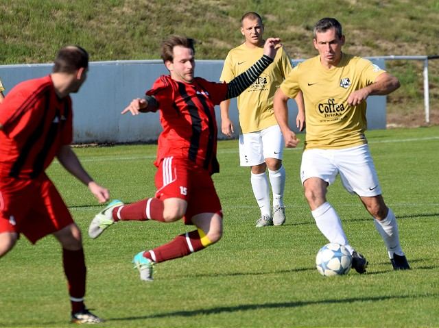 Futbalová glosa: Niektorí hráči sú ako burina, zbadajú voľné miesto a zrazu sú všade