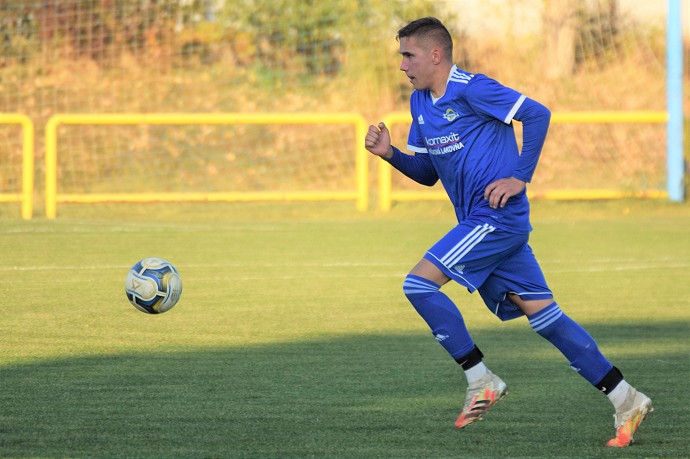 Futbal, 6. liga: Červeník zakopol v Drahovciach, Majcichov zvýšil náskok
