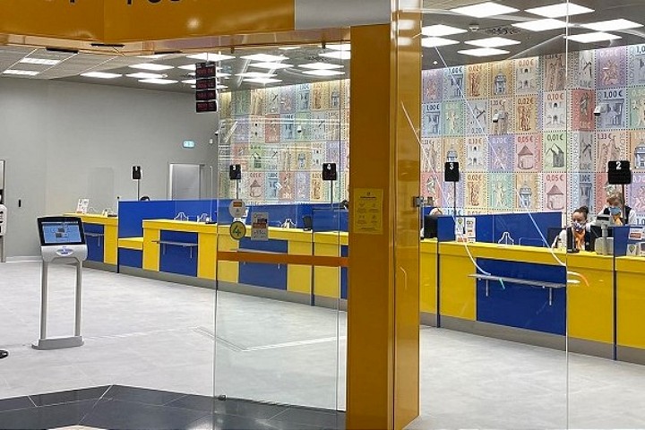 Poštárka z trnavskej pobočky pošty okradla starších ľudí o 25 tisíc eur