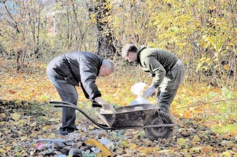 Park bez sajrajtu. Vyčistili ho aktivisti, čo nesedia len na zadku