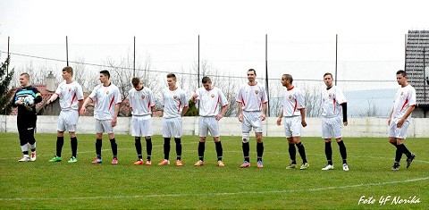 ANALÝZA: Aj v najnižšej súťaži sa hrá zaujímavý futbal, Bíňovce so Smolenicami to potvrdili