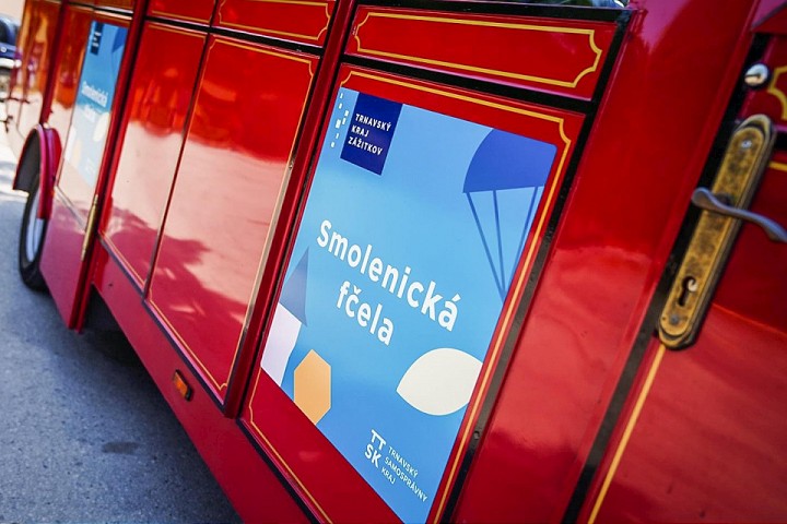 V Smoleniciach začala premávať bezplatná kyvadlová doprava Smolenická fčela