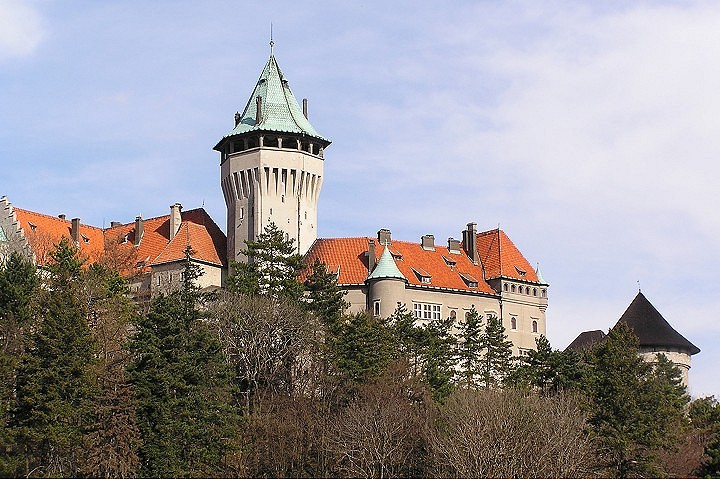 Štátny archív v Trnave priblíži, ako komunisti dostavali Smolenický zámok
