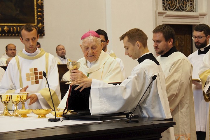 Polnočné omše budú vo viacerých trnavských kostoloch