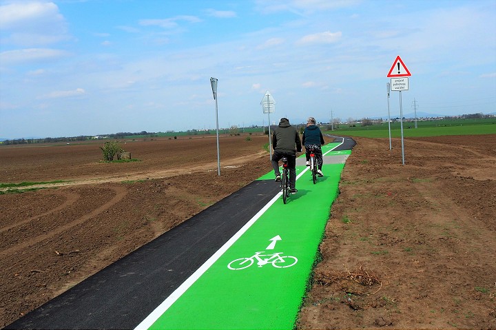 FOTO: Špačince už spája s Bohdanovcami parádna cyklotrasa