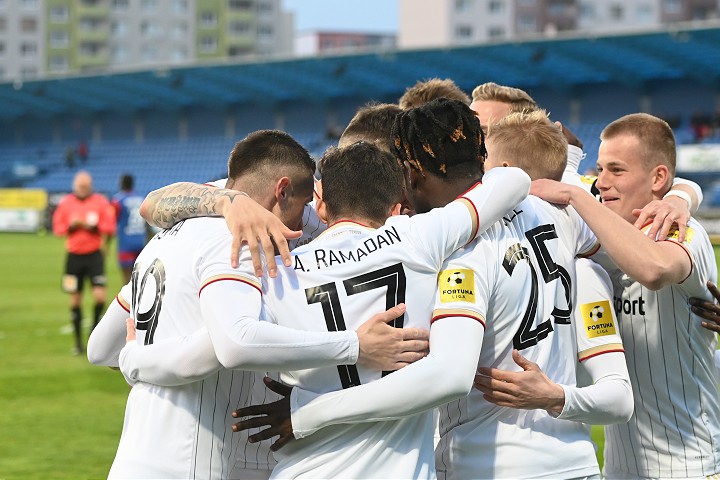 Spartak vyhral aj v Senici a postúpil do finále Slovnaft Cup-u