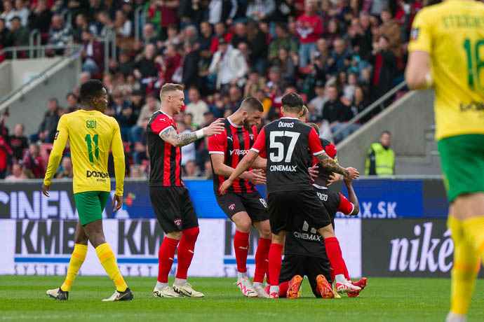 Budú hrdinami? Spartak môže ísť tretíkrát do finále, v ceste mu stojí Podbrezová