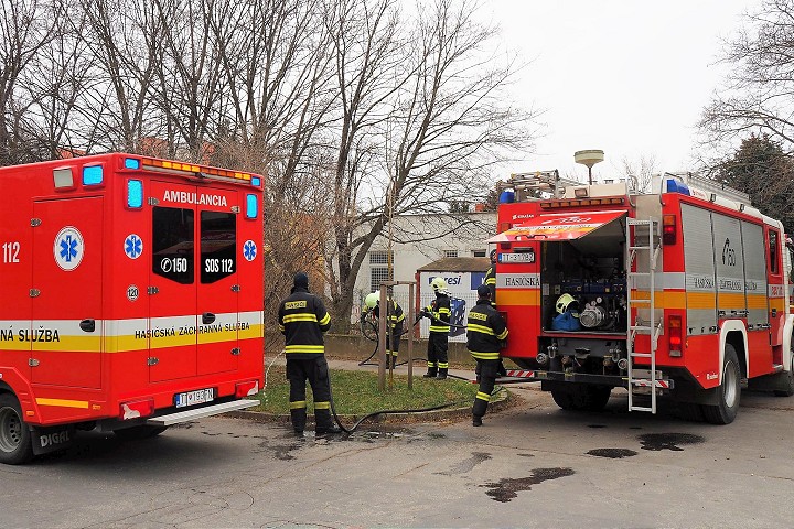 V areáli na Spojnej ulici, kde plánuje Trnava spraviť škôlku, horelo