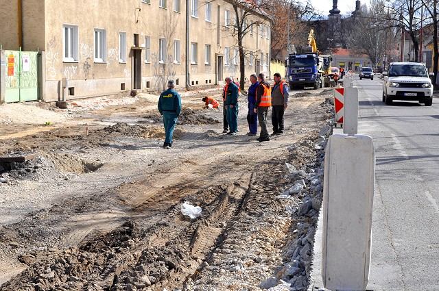 Nečakaný nález na Šrobárovej ulici: Pri rekonštrukcii cesty našli ľudské kosti