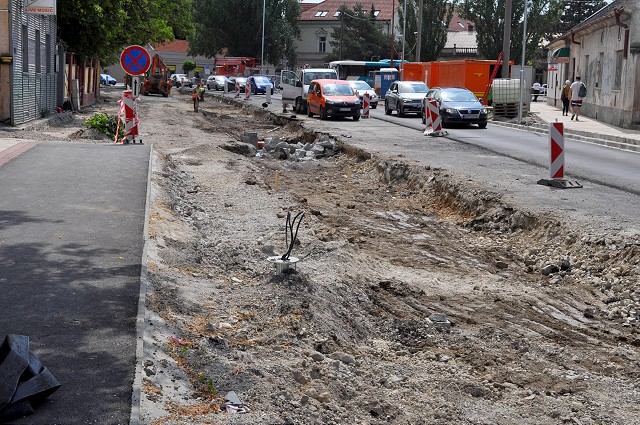 Na dokončenie Šrobárovej dostali cestári ešte pár dní