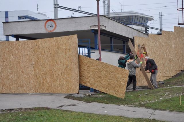 Zmena na železničnej stanici, vstup z Dohnányho ulice zatvorili