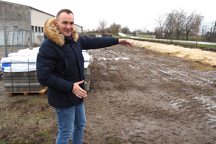 Prvé stavebné práce na cyklochodníku z Dolných Lovčíc do Zavara sa už začali