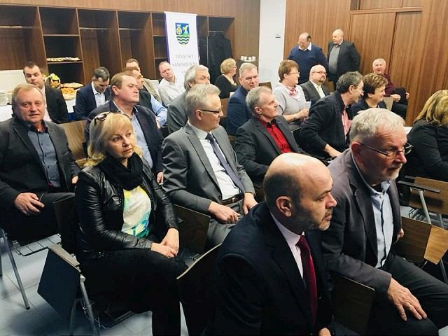 Viskupič sa stretol so starostami z trnavského okresu, vníma aj špecifické problémy obcí