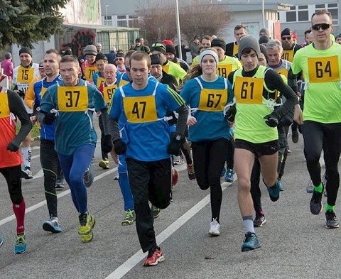 Bežecká elita aj masovkári na Štefana zabojujú o prvé body do trilógie