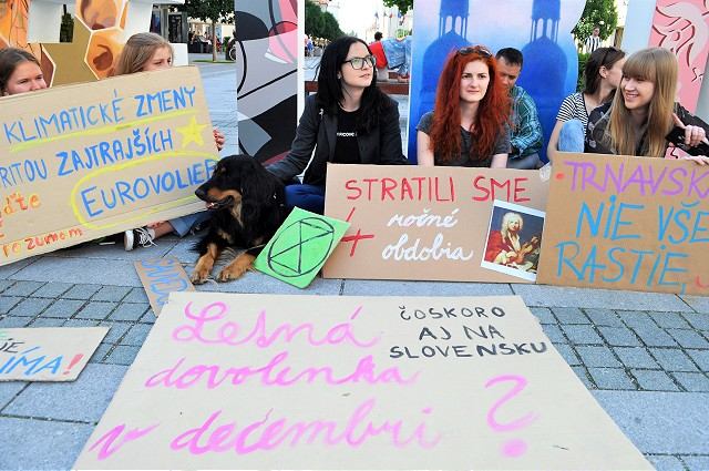 Mladí Trnavčania podporili štrajk za riešenie klimatickej krízy