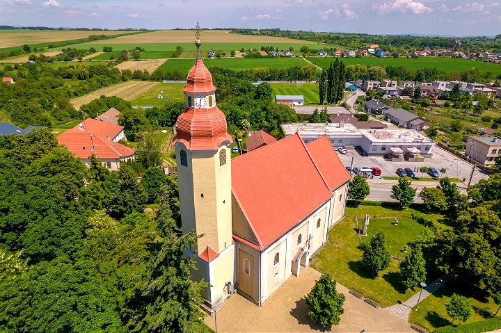Počas výletu na bicykli sprievodca odhalí zaujímavosti Ružindola a Suchej