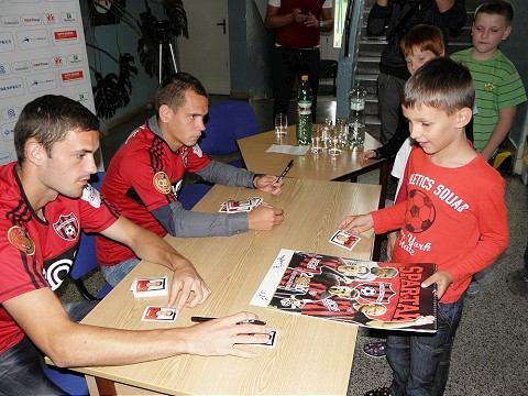 Spartakovci vyobracali v Šúrovciach z futbalu aj miestne učiteľky