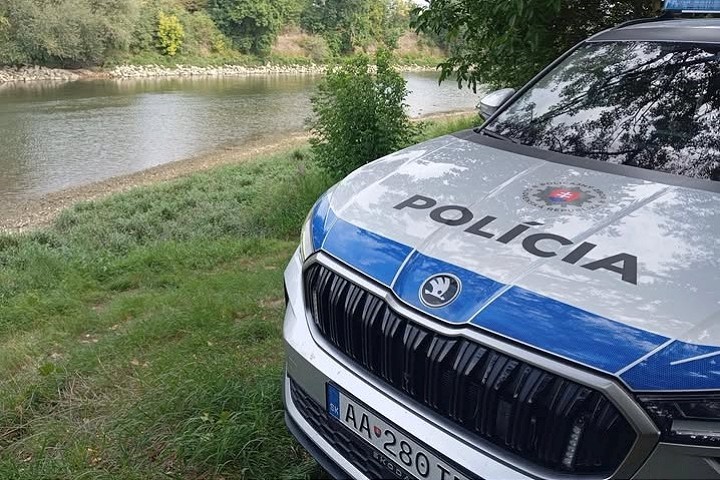 Tragické kúpanie v Šúrovciach, vo Váhu  prišli o život dvaja muži