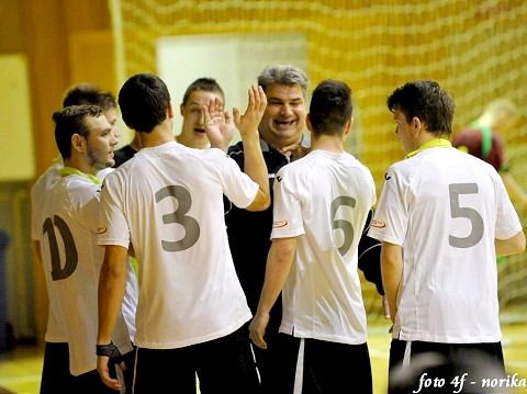 Futsalisti víťazstvo nad Banskou Bystricou venovali chorému trénerovi