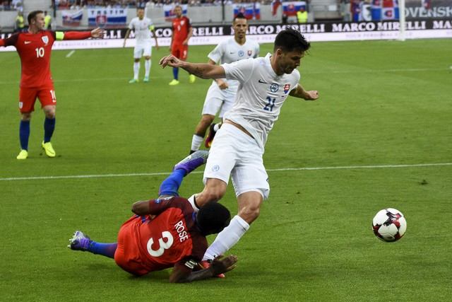 Slovensko vo vypredanej City Arene prehralo s Anglickom gólom zo samého záveru