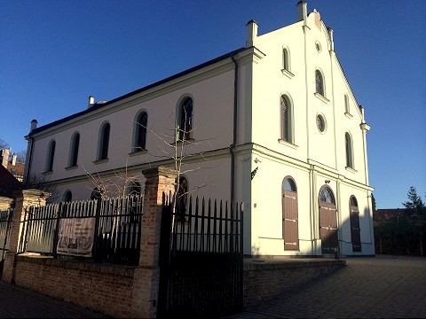 Z Malej synagógy sa stala kaviareň