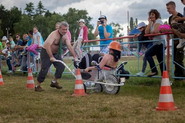 O zábavu postarané: V Horných Orešanoch budú preteky s táčkami aj hudobné koncerty