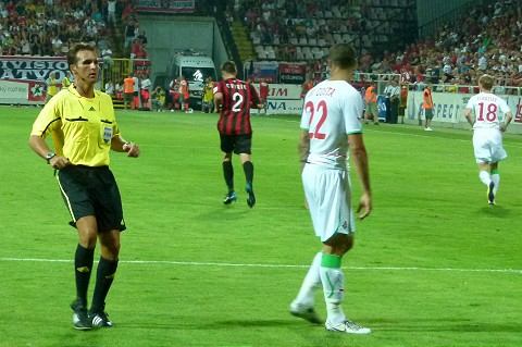 VIDEO: Talian zarezal Trnavčanov, vykúpal sa v pive