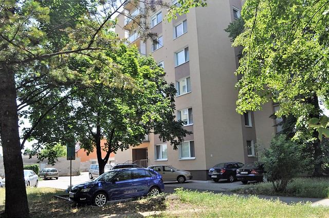 Na Tamaškovičovej spísali petíciu, žiadajú riešenie problému s parkovaním