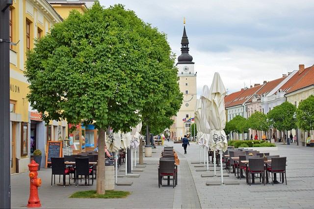 Podnikanie reštauráciám a kaviarňam zachraňujú vonkajšie terasy