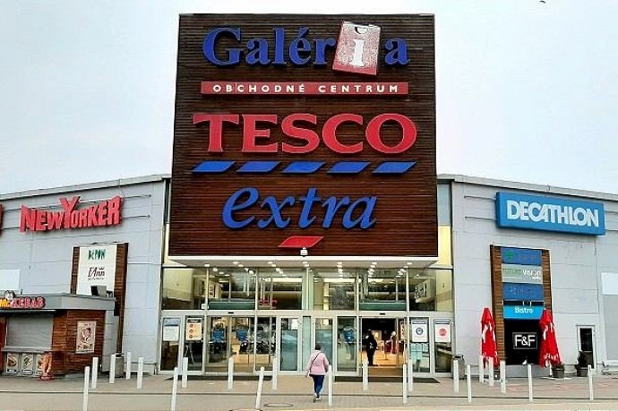 Očkovať budú aj v trnavskom, hlohoveckom a piešťanskom hypermarkete Tesco