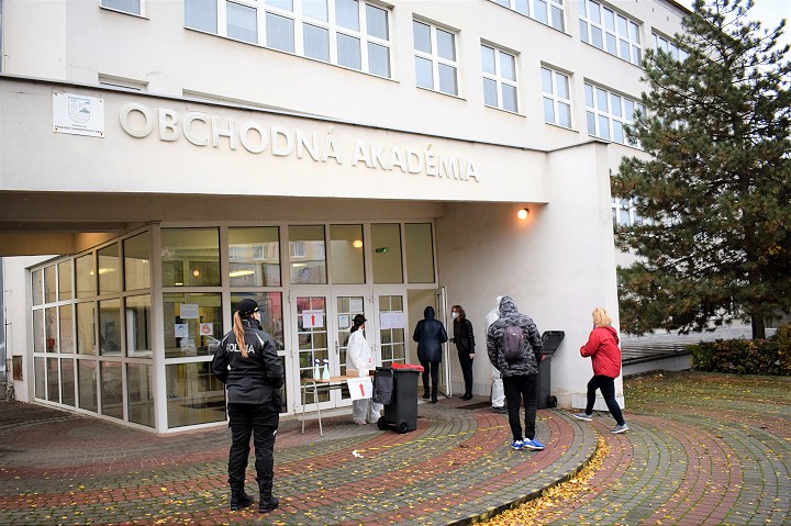 V kraji sa pripravujú na hromadné testovanie študentov stredných škôl