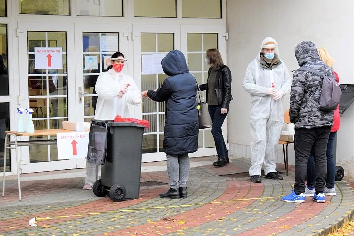 V Trnave prišlo v sobotu na testovanie 66 percent obyvateľov