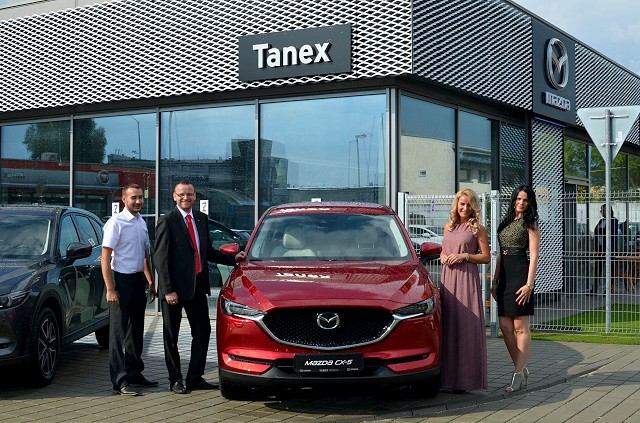 Tanex sa zaradil medzi najlepších dílerov Mazdy, klientom na párty predstavil novú CX-5
