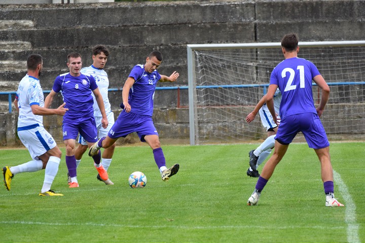 Futbal, 5. a 6. liga: Hlohovec smolne prehral, Vrbové a Cífer pokračujú víťazne