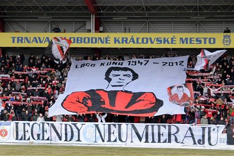 FOTO: Futbalový štadión aplaudoval pamiatke Ladislava Kunu