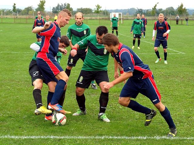 Futbal, 7. liga OSB: Garaj z Kľačian zostrelil Pečeňady, Trakovice porazili Dolný Lopašov