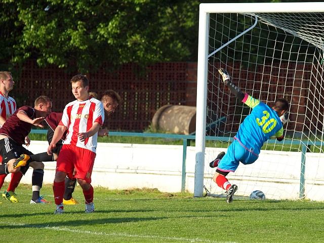 Futbal, 5. liga: Hlohovec deklasoval Borský Mikuláš, Trebatice porazili Zvončín