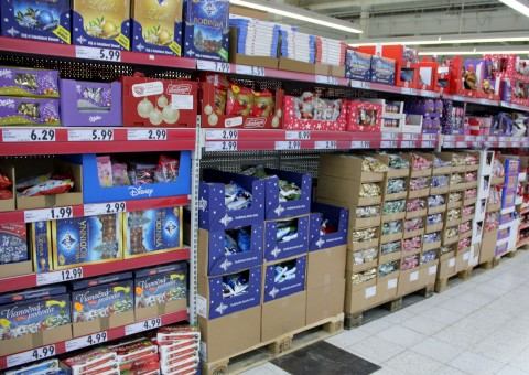 Okrem Fica začali na naše peňaženky útočiť biskupi aj obchody